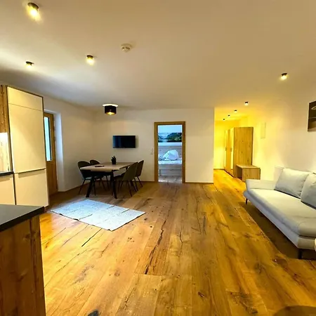 In Stubaital Near Lift アパート ノイシュティフト・イム・シュトゥーバイタール