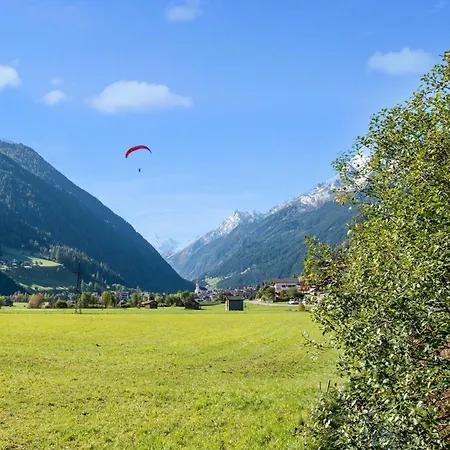 In Stubaital Near Lift ノイシュティフト・イム・シュトゥーバイタール